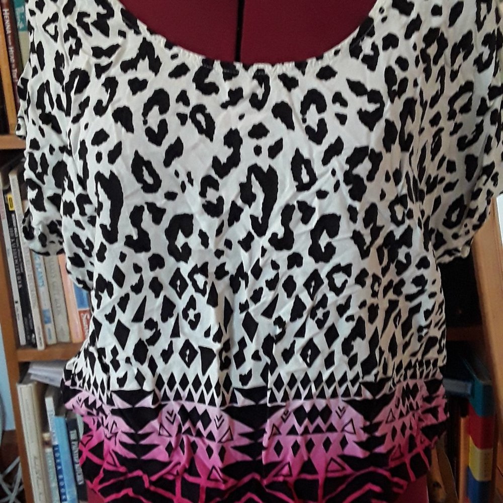 Short sleeve top